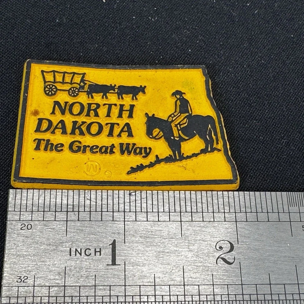 Vintage Fridge Magnet NORTH DAKOTA State The Great Way Rubber‎ Souvenir Nice